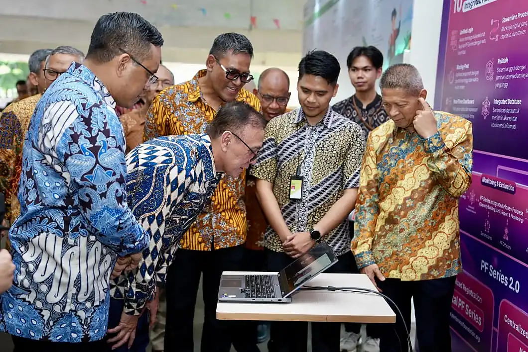 Directors leaning in to try the AI Interview